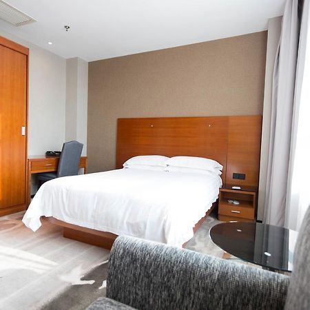 Radiance Hotel Shanghai Exterior photo