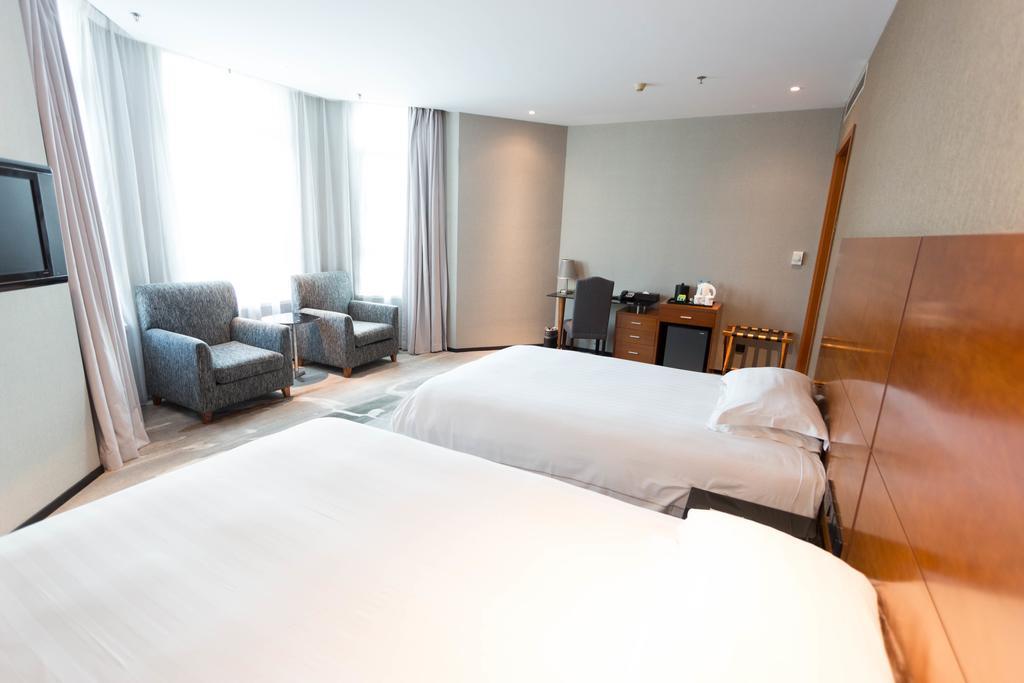 Radiance Hotel Shanghai Exterior photo