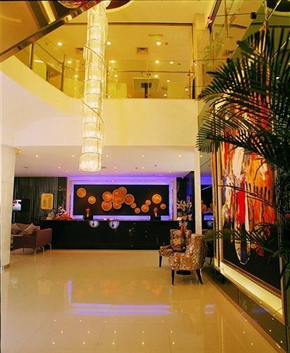 Radiance Hotel Shanghai Exterior photo
