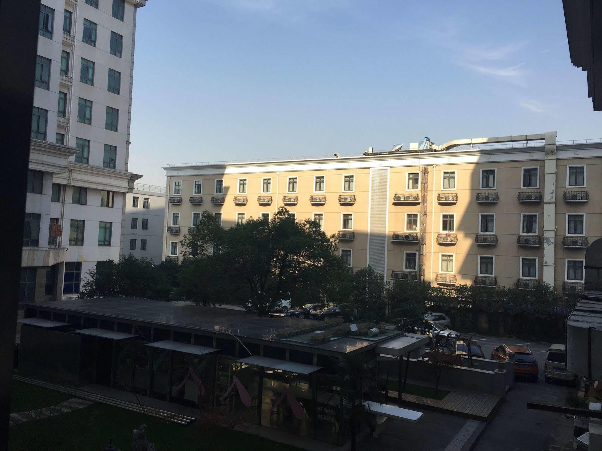 Radiance Hotel Shanghai Exterior photo