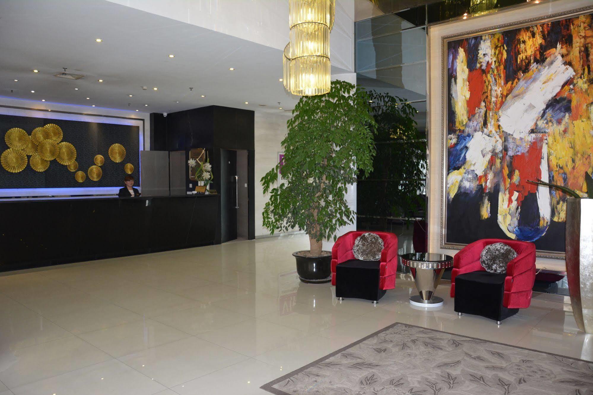 Radiance Hotel Shanghai Exterior photo